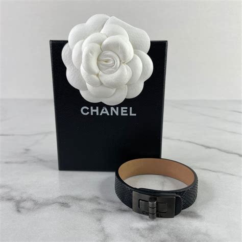 chanel reissue turnlock